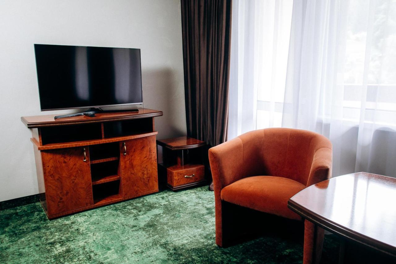 Stanislavsky Hotel Group Jaremtsje Buitenkant foto