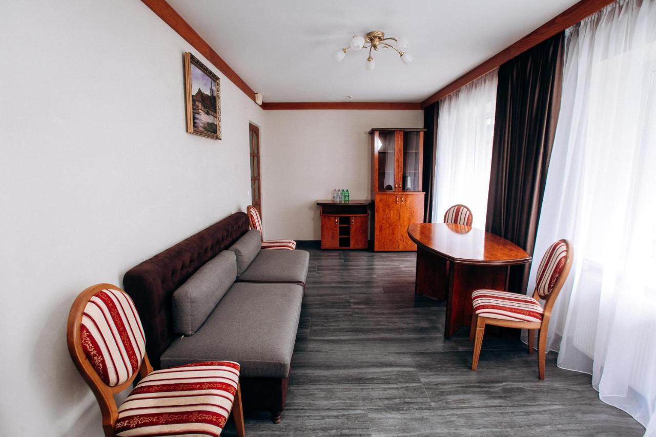 Stanislavsky Hotel Group Jaremtsje Buitenkant foto