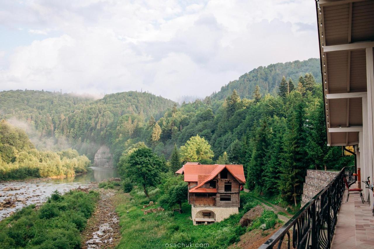 Stanislavsky Hotel Group Jaremtsje Buitenkant foto