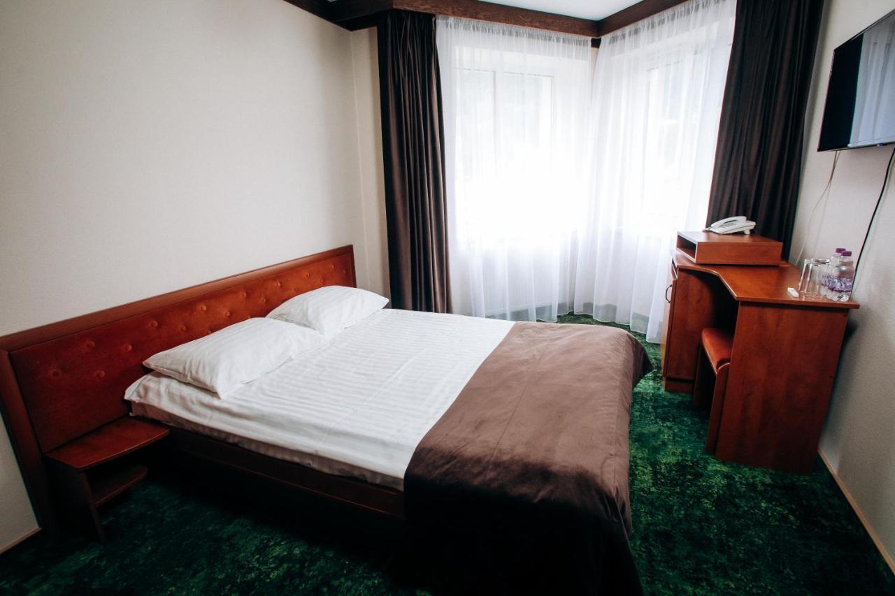 Stanislavsky Hotel Group Jaremtsje Buitenkant foto