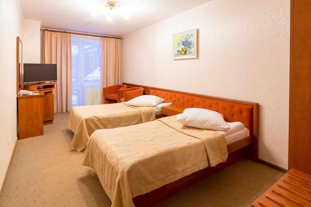 Stanislavsky Hotel Group Jaremtsje Buitenkant foto