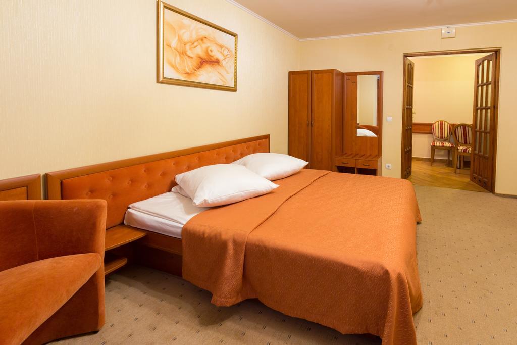 Stanislavsky Hotel Group Jaremtsje Buitenkant foto