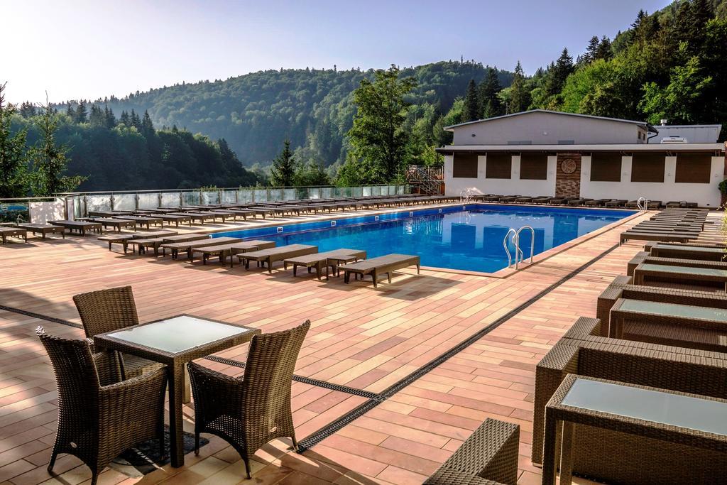 Stanislavsky Hotel Group Jaremtsje Buitenkant foto